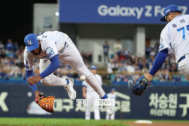 ‘허무’ 삼성 홈런왕 어설픈 수비, 그걸 그냥 포기해? 한화에 추가점 줬다, 앞으로도 문제다