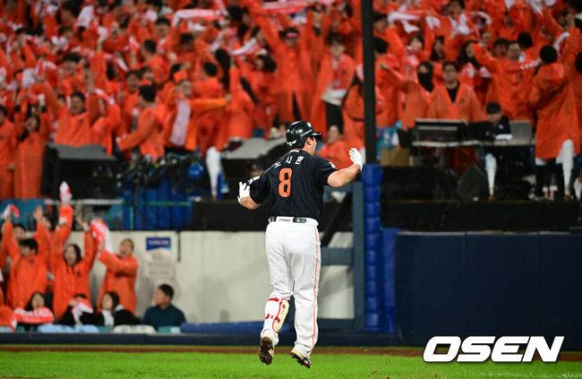 병살타 찬물→역전 투런포, 노시환 결자해지…류현진 패전 지웠다, PO 2G 연속 홈런 폭발 [PO3]
