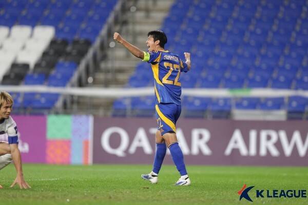 [ACLE 현장 리뷰] '김민혁 결승골' 울산, 日 히로시마 1-0 누르고 깜짝 선두 등극