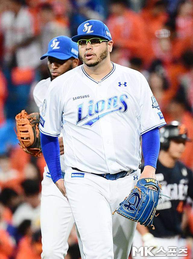 “6회까지 완벽하게 던졌으면”→7이닝 5실점…흔들렸지만 꿋꿋이 버틴 삼성 후라도 [MK PO3]