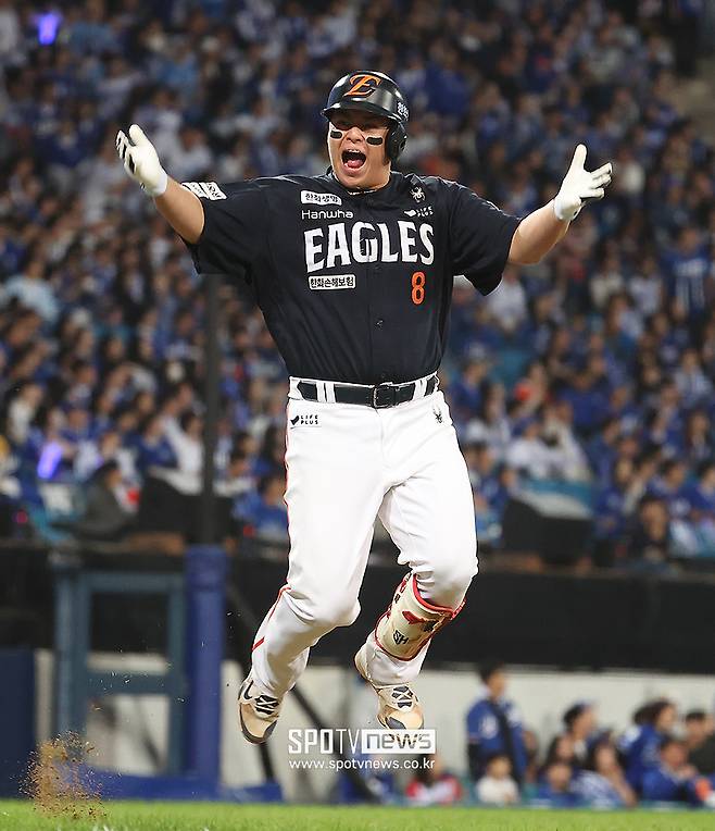 '한화 19년 만에 KS 진출 1승 남았다' 문동주 157km 구원 대성공…류현진 홈런→홈런 난타, 하지만 노시환 역전포 터졌다