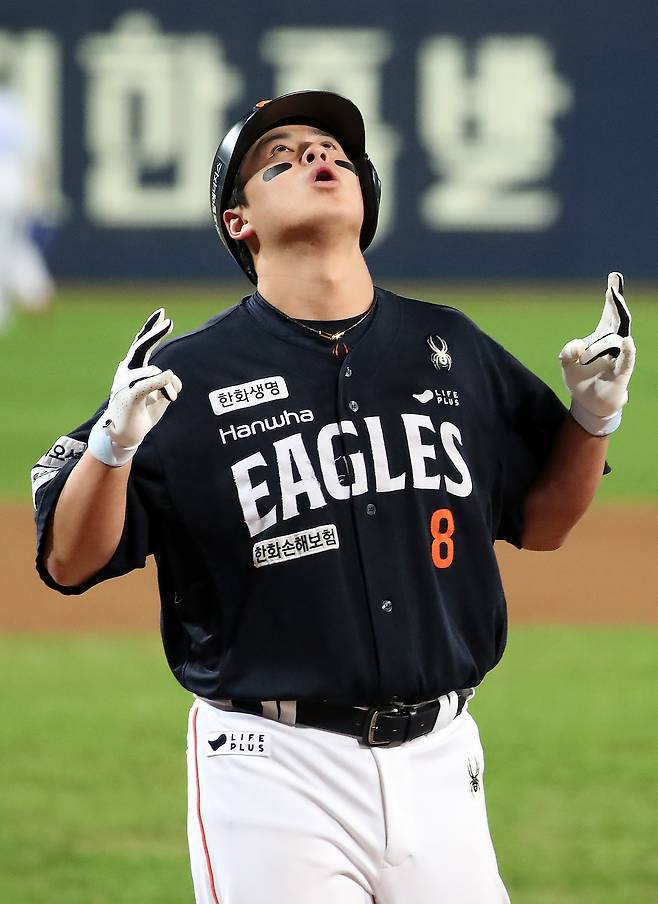 누가 봐도 삼성에게 기울던 플레이오프였는데…노시환 결승 투런, 문동주 4이닝 구원 역투로 한화가 분위기 뒤집었다 [대구 PO3차전]