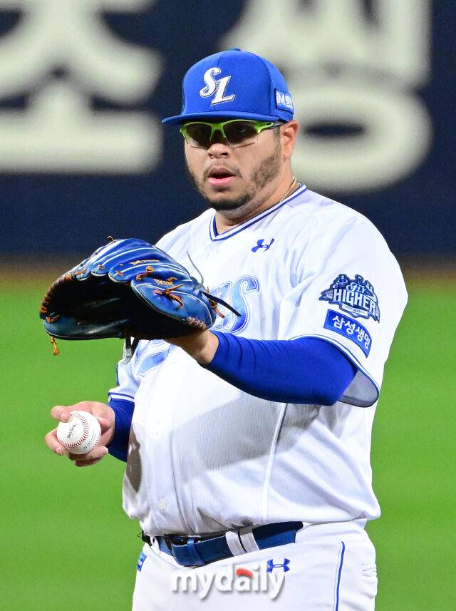 '2승 ERA 0.64' 한화 킬러였던 에이스의 배신…박진만 감독