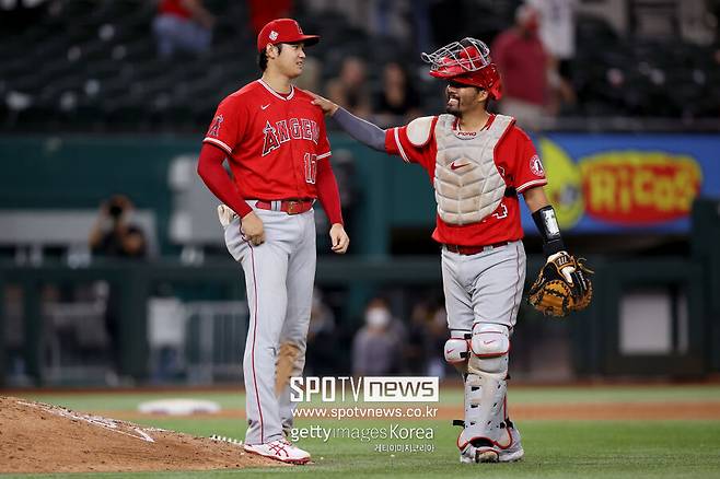 10년만 뛰고 은퇴하려다, 아내에게 떠밀려 현역 16년→푸홀스 제치고 LAA 감독까지