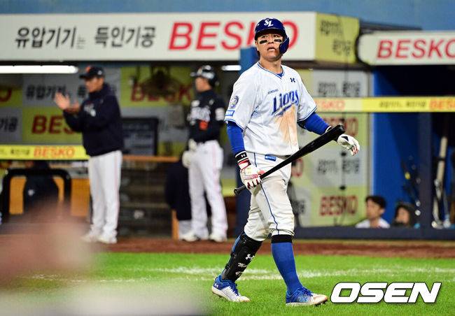 ‘아니, 정신을 어디다…’ 강민호의 2구 삼진, 피치클락 위반→공 2개로 삼진→동점 찬스 무산 ‘1점 차 패배 새드 엔딩’ [PO3]