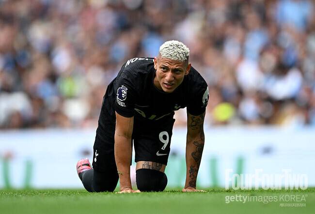 ‘캡틴’ 손흥민 없으니 토트넘 분위기 초상집…“히샬리송 응원 호소에도 경기장은 고요했다”