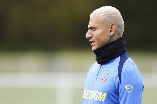 ‘히샬리송 굿바이’ 토트넘, ‘초대형 공격수’ 블라호비치 영입전 선두…올겨울 공격진 변동 전망