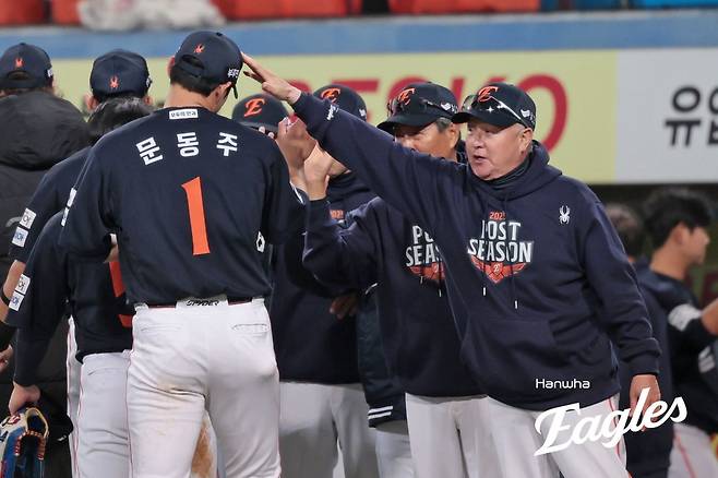 김서현 대신 문동주·심우준 선발 제외…‘믿음의 야구’ 달 감독도 가을엔 변한다