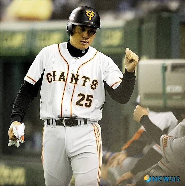 '9위 추락→자진 사임' 이승엽 前 두산 감독, 야인 생활 접고 친정팀 향한다...요미우리 임시코치 합류 소식에 日 팬들 '들썩'