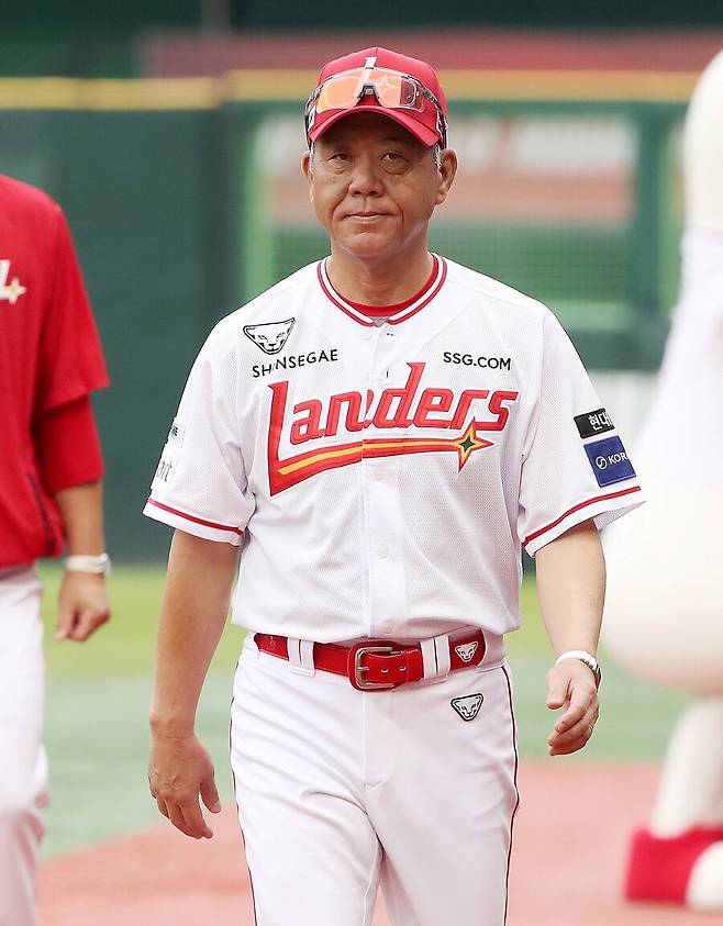 日 403홈런 전설을 SSG는 어떻게 섭외했나… 이게 이렇게도 되네, 젊은 피들 직감 키울까