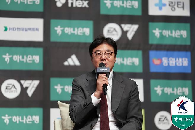 [GOAL 상암] “축구인으로서 부끄러워” 황선홍 감독, 이청용 ‘골프 세리머니’ 논란에 입 열었다