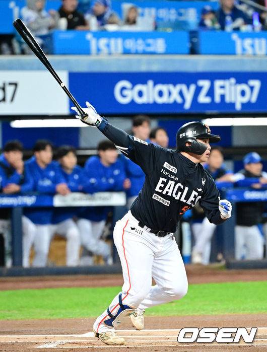 200일 만에 대구서 또 문현빈 홈런 폭발, 한화 19년 만에 한국시리즈 보인다…원태인 상대 홀로 4타점 [PO4]