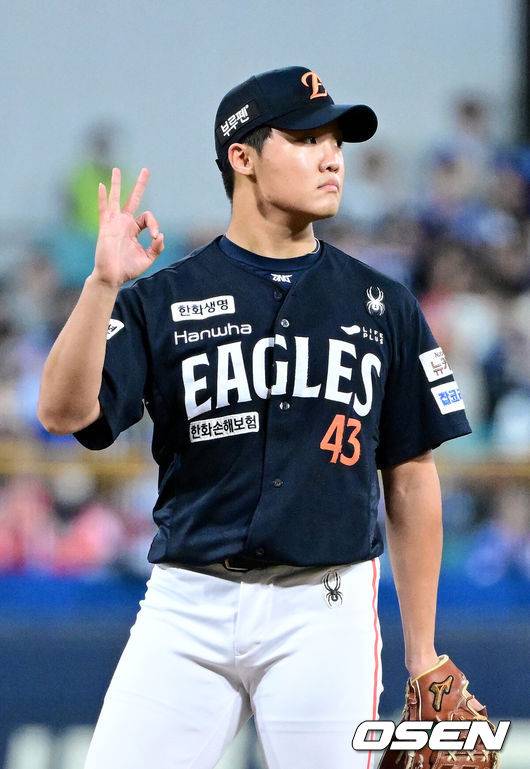 문동주 말대로 대단하네…이래서 '역대 1위' 탈삼진 능력, 정우주 3⅓이닝 KKKKK 삼성 압도했다 [PO4]