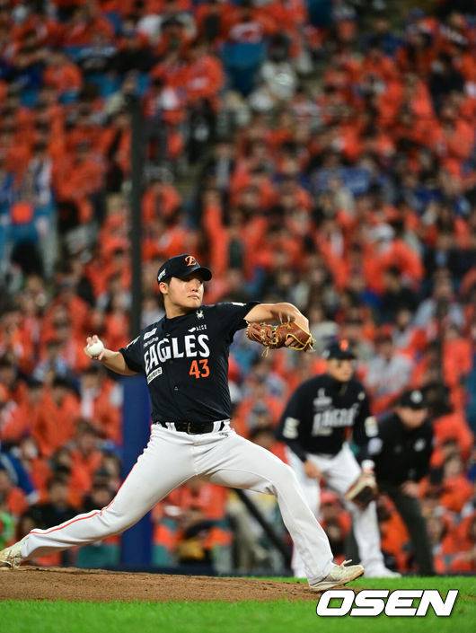 문동주 말대로 대단하네…이래서 '역대 1위' 탈삼진 능력, 정우주 3⅓이닝 KKKKK 삼성 압도했다 [PO4]