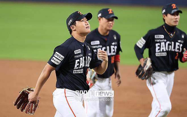 154km 삼진→삼진→삼진→삼진 괴력…이래서 한화가 '19세' 정우주 선발로 내보냈구나
