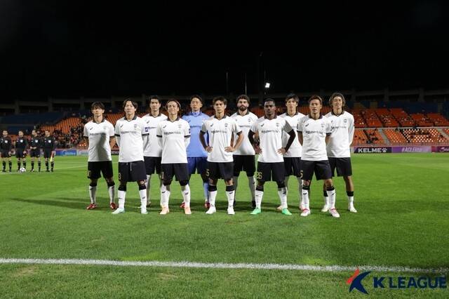 [BE.현장] 전반에만 3골 맹폭, 한일전 진땀승... '김건희 위닝골' 강원, ACLE서 '이니에스타 뛰었던' 고베에 4-3 재역전승