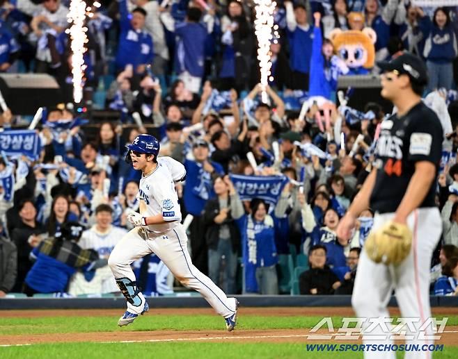 SSG 참사보다 더 큰 충격...왜 거기서 김서현이었고, 왜 직구 정면 승부였을까 [PO4 승부처]