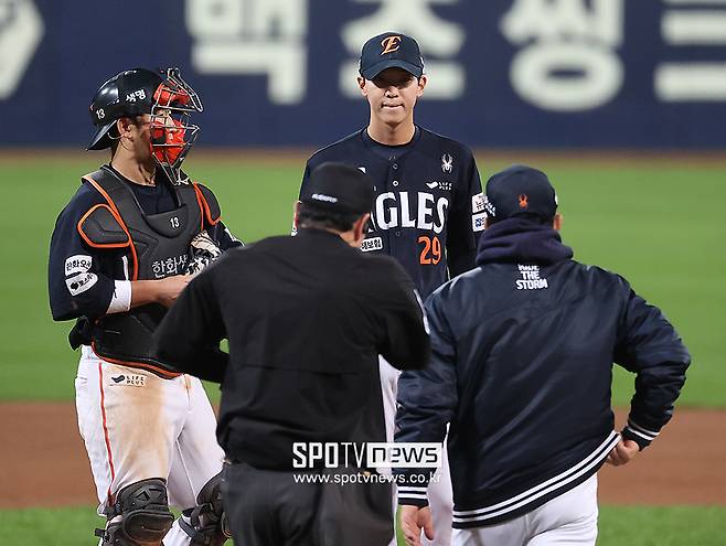 한화 총력전 맞아? 김서현 투입보다 더 큰 실수 있었다…ERA 11.74 좌완 투입 미스터리