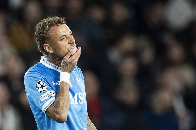 이강인 PSG 떠나 나폴리 갔으면 큰일 날 뻔...‘충격 폭로’ 나왔다, 콘테 또 선수 ‘유령 취급’