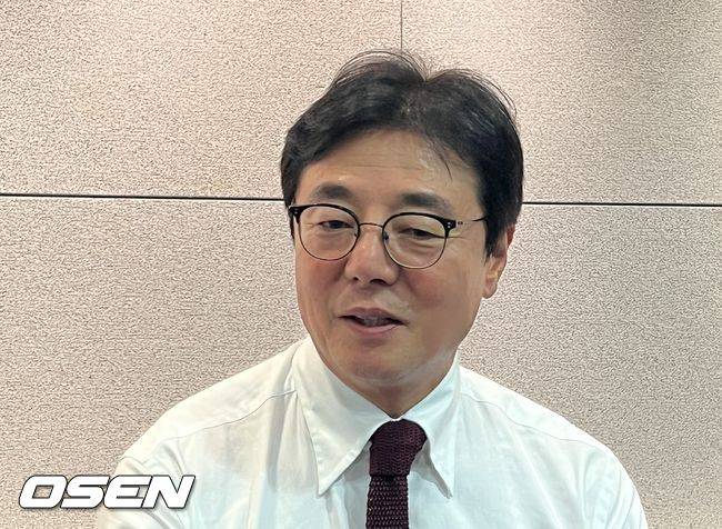 이청용 '골프세리머니', “축구인으로 부끄럽다” 황선홍 감독의 일갈 “팬도, 선수도, 감독도 서로 존중해야 한다”