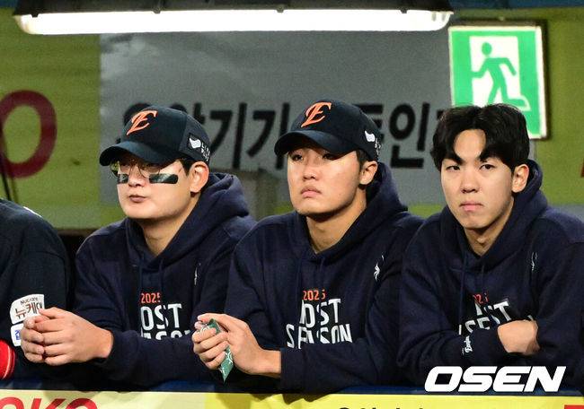 이럴 거면 폰세 '불펜 대기' 왜 했나, 7회 몸만 풀다 끝났다…결국 5차전 선발로, 왜 벌써 '5차전 마무리' 김서현 못박았나 [PO4]