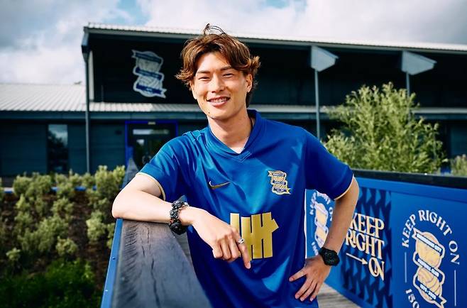 英 분노 '이렇게 못 할 줄은' 유럽 호령한 아시아 특급 골잡이, 또 최악 부진... 2부리그서도 '대실패'