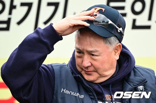 무사 1,2루에서 왜 김서현? 다 잡은 경기 스스로 걷어찬 한화, 벤치의 느긋함이 화 불렀다 [PO4]