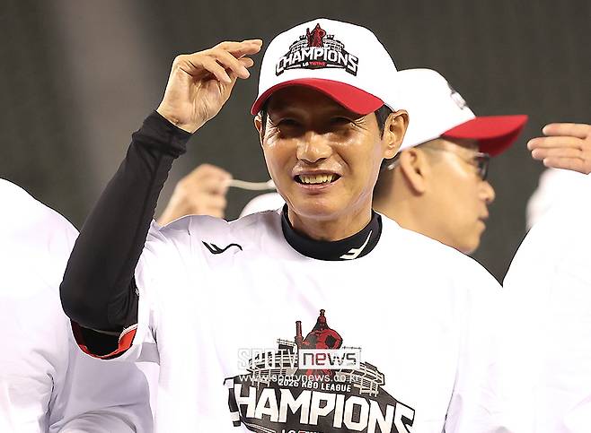 염경엽 감독은 왜 'KS 나오면 안 될 선수'를 엔트리에 넣을까, 그게 다 투자니까