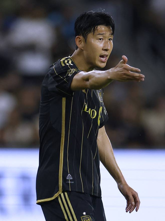 손흥민, 먼저 빼가는 팀이 승자다? AC 밀란 뿐만 아니라...