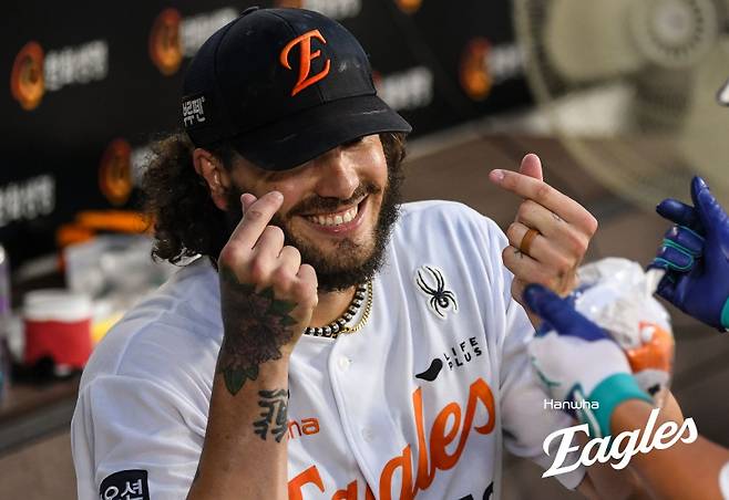 5차전 등판 하루 앞두고 '최고 투수' 인정받았다, 폰세 만장일치 최동원상 수상