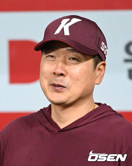 홍원기 전 키움 감독, 두산 간다…김원형호 수석코치 전격 선임 [단독]