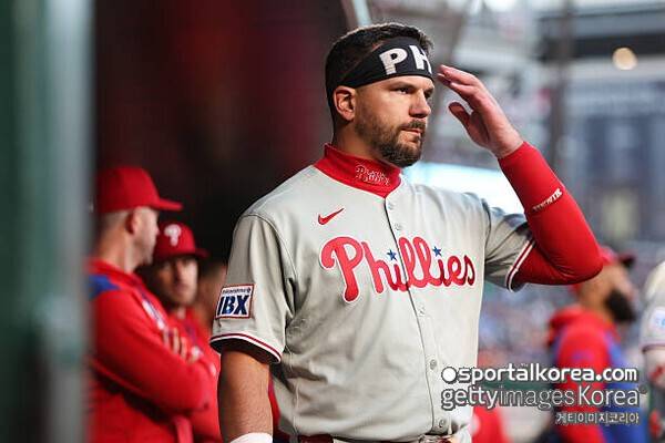 '아, 하늘은 왜 나를 낳고 오타니를 낳았는가'...홈런왕의 비극, '괴물'을 넘기엔 56홈런도 부족했다