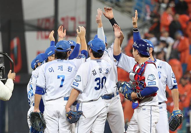 삼성 라이온즈 ‘독수리군단’ 꺾고 한국시리즈 진출하나