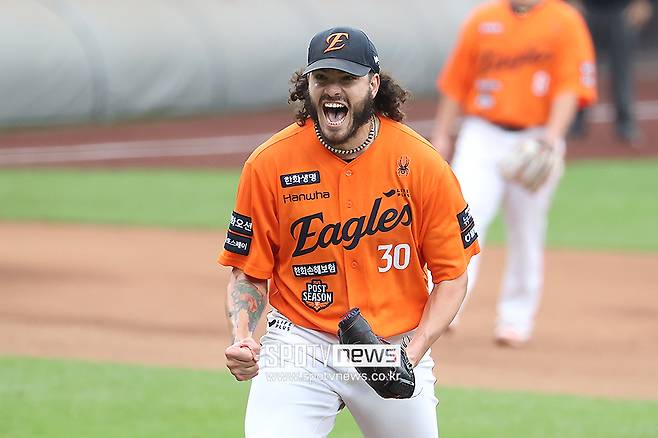 한화가 정성껏 준비했습니다… 폰세+와이스+문동주+김서현 강속구 선물 세트, 삼성도 쫄지 않는다?