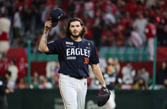 폰세, 한화 잔류가 '현실적'...페디급 계약 (2년 1500만달러)턱도 없어, 하트급 계약(150만 달러+옵션) 가능성도