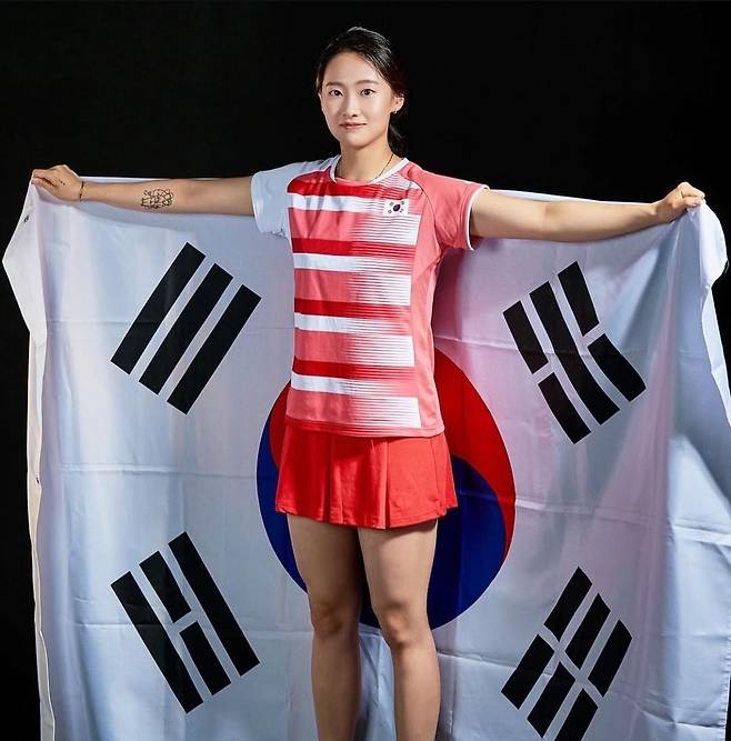 '20년 만의 金' 채유정 전격 은퇴…