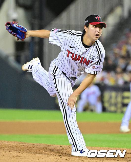 ‘미운 오리→백조 변신’ 70억 FA 보상 투수, KS 앞두고 팔꿈치 수술 받다…이적 첫 해 '가을야구' 아쉽네