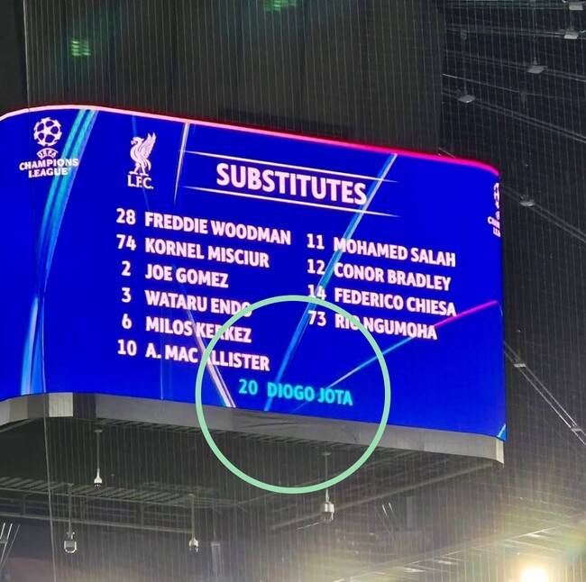 리버풀에 ‘1-5’ 대패했지만 박수 받아 충분했다…전광판 명단에 ‘20번 조타’ 감동 기재