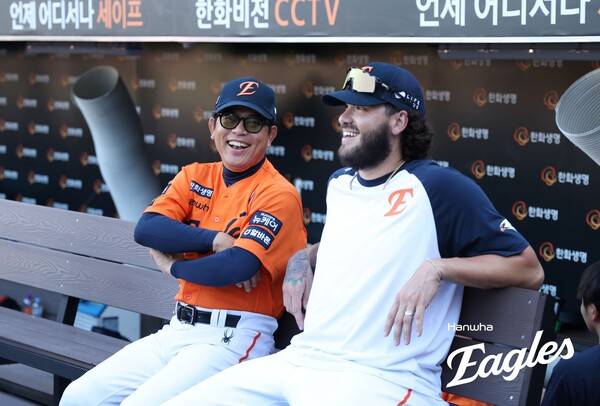 KBO리그도 MLB처럼 문화 바뀌나...사령탑하다 코치로 가도 행복한 감독들 [스춘 FOCUS]