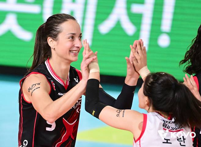 '와 괴물 삭제' 감독도 놀란 신종 괴물의 등장…