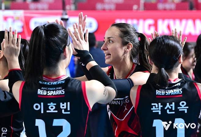 '와 괴물 삭제' 감독도 놀란 신종 괴물의 등장…