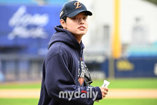 문동주가 잘 던져야 김서현 나간다…한화의 키맨, 58구 던지고 이틀 쉬었는데 괜찮을까, 162km→157km→?