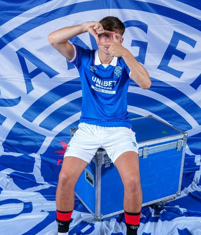 '韓 역대급 주장' 손흥민 참 좋아했는데,이제는 양민혁보다 힘들다...토트넘 최고 유망주, 임대 신분으로 '11경기 2도움' 부진