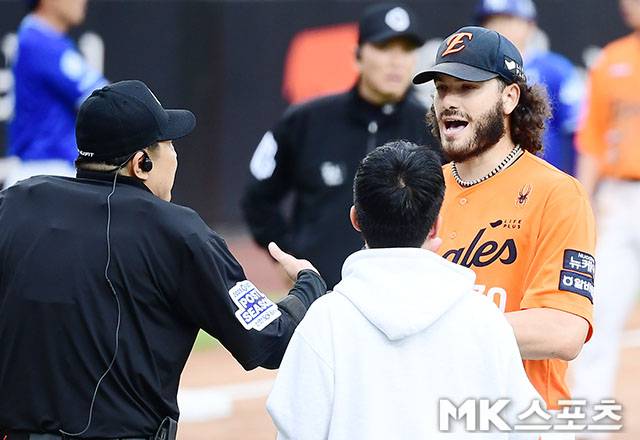 “한 번 더 만나면 자신있어”…1차전서 주춤했던 ‘슈퍼 에이스’ 폰세, 반등하며 한화 19년 만의 KS로 이끌까 [PO5]