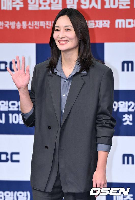 ‘33세 은퇴→김연경호 주장’ 해설위원 전격 데뷔했다 “또 다른 방식으로 배구 사랑하겠다”