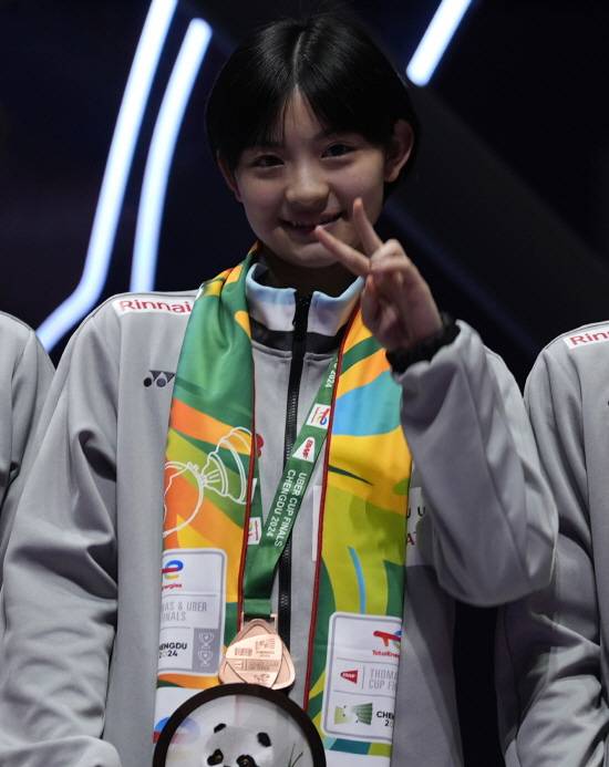 배드민턴 요정? 실력도 빼어나다…日 미야자키, 안세영-김가은과 프랑스 오픈 동반 8강행→여자단식 '태풍의 눈' 되나