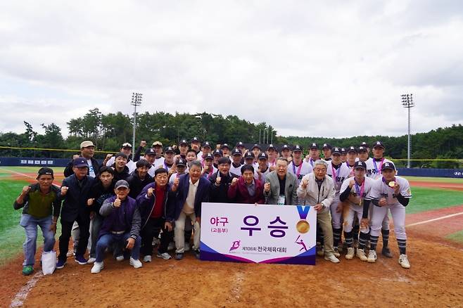 '고교야구명문' 광주일고, 유신고 꺾고 7년 만에 정상 등극