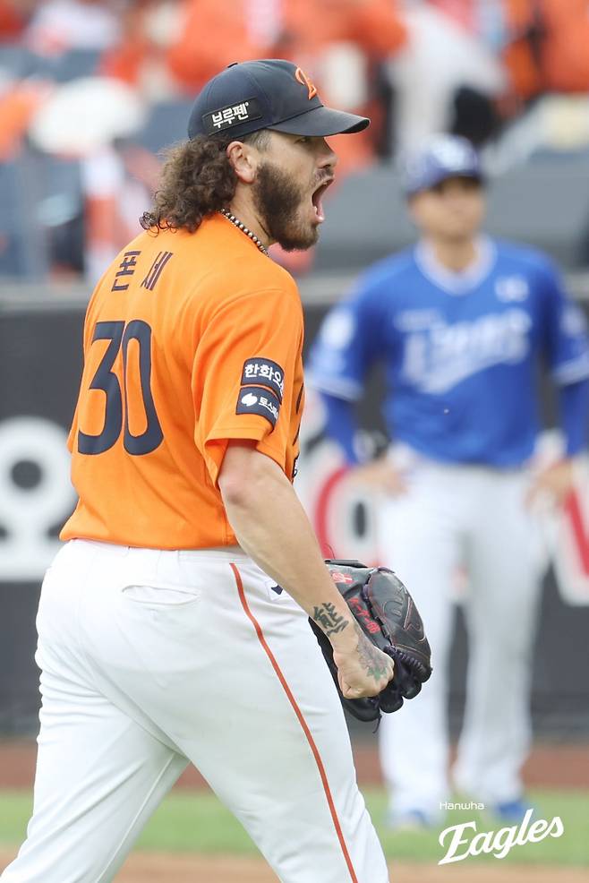 문동주 계투조 활용부터 계산된 5차전 선발...'4관왕' 폰세, 명예 회복 기회 잡았다 [PO5]