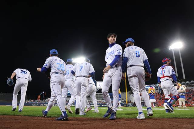 벼랑 끝 승부 삼성…한화에 5차전 완패, PO 탈락