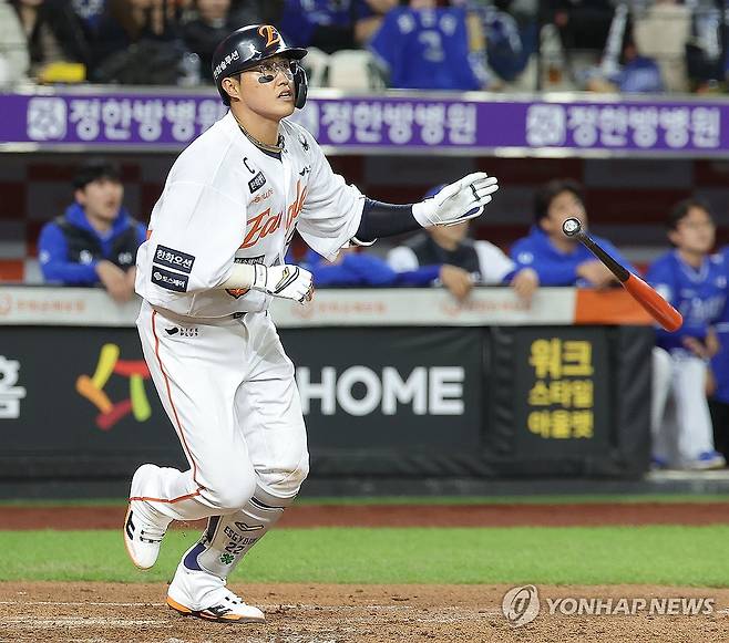 '10안타 9타점' 한화 클린업…삼성은 김영웅 고의볼넷 작전에 침묵